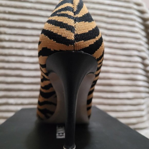 Kenneth Cole Women's Riley 85 Calf Hair Pumps - Picture 3 of 4